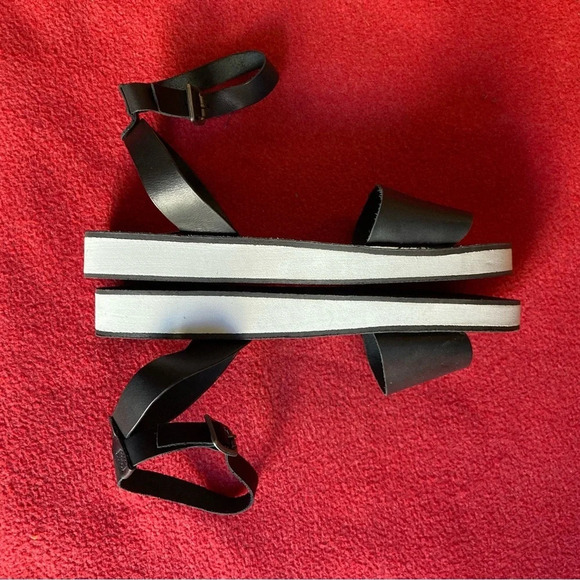 STEVE MADDEN SZ 9.5 Miley Ankle Strap Slip On Comfort Rubber Sole  Sandal - Picture 7 of 10